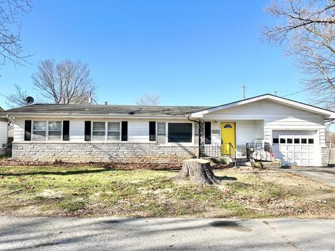 301 S 5th St, Ozark, MO 65721 photo 1
