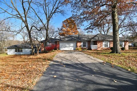1916 Michael Ln, Nixa, MO 65714 photo 1
