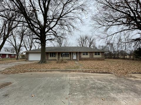 2225 E Mcclernon St, Springfield, MO 65803 photo 1