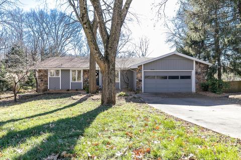 2206 E Cardinal St, Springfield, MO 65804 photo 1