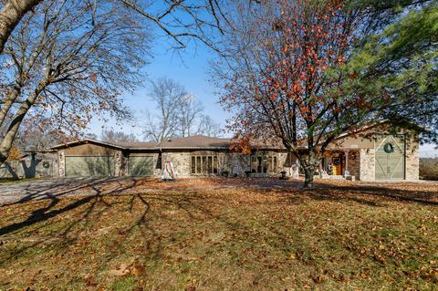 3551 E Gasconade St, Springfield, MO 65809 photo 1