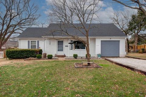2135 S Windsor Dr, Springfield, MO 65807 photo 1