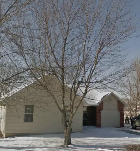 735 S Olive St, Marshfield, MO 65706 photo 1