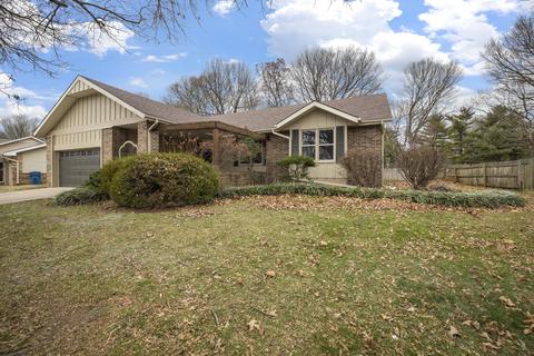 2041 E Holiday St, Springfield, MO 65804 photo 1