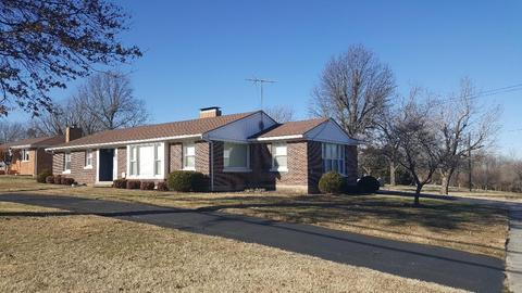 623 W Washington St, Marshfield, MO 65706 photo 1