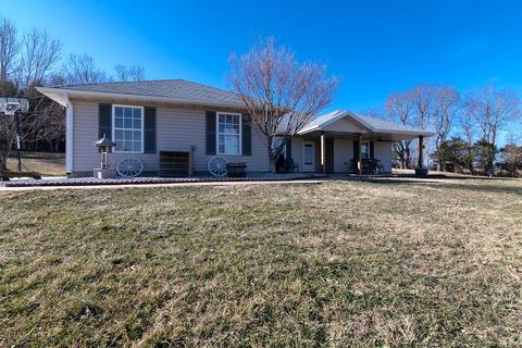220 Barbwire Ln, Sparta, MO 65753 photo 1