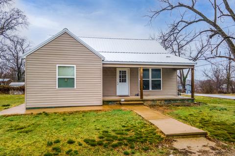 605 Lyle St, Ava, MO 65608 photo 1