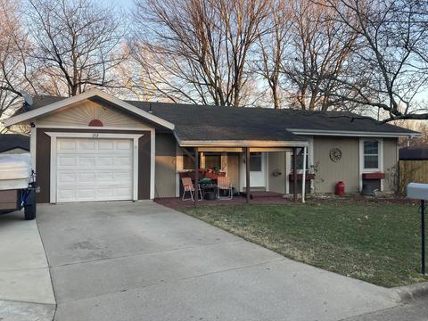 212 S Meadowview Ave, Springfield, MO 65802 photo 1