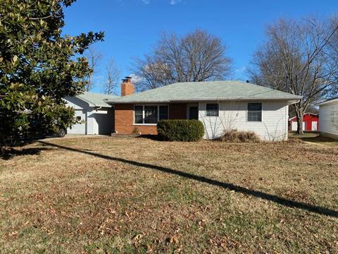 722 N Pine St, Marshfield, MO 65706 photo 1