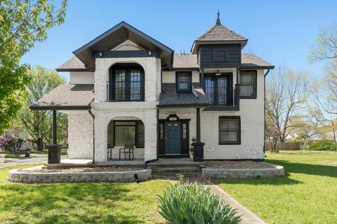 1362 E Cherry St, Springfield, MO 65802 photo 1