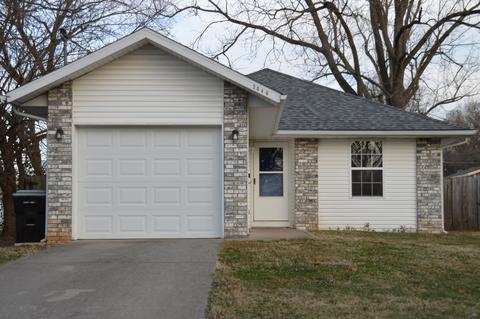 2046 N Travis Ave, Springfield, MO 65803 photo 1