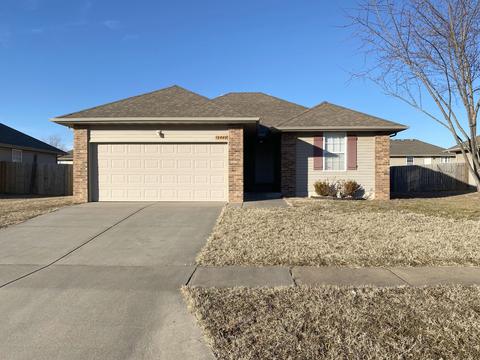 2449 W Spring Water St, Springfield, MO 65803 photo 1