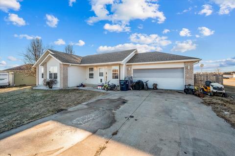 725 Cambridge St, Marshfield, MO 65706 photo 1