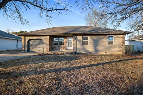 437 E Parkview St, Bolivar, MO 65613 photo 1