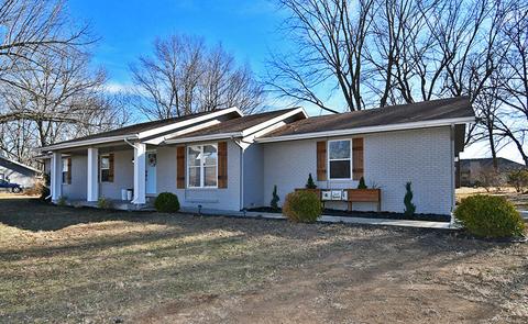 2400 W Westwind Dr, Ozark, MO 65721 photo 1