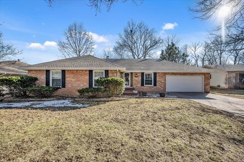 1868 E Meadow Dr, Springfield, MO 65804 photo 1