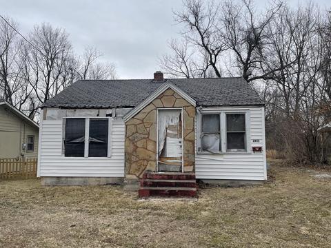 2613 E Cherry St, Springfield, MO 65802 photo 1