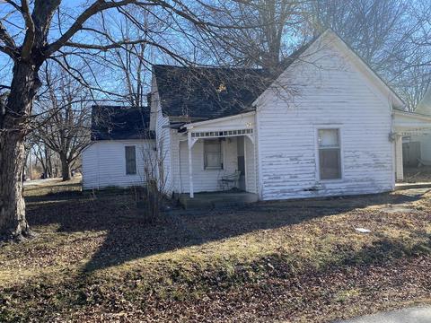 416 Poplar St, Buffalo, MO 65622 photo 1