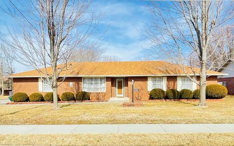 1825 E Wheatridge Dr, Springfield, MO 65803 photo 1