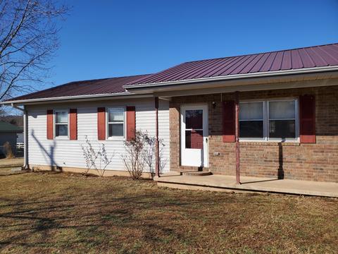 1915 Linda St, West Plains, MO 65775 photo 1