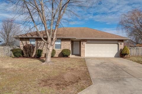 4405 W Huckleberry St, Springfield, MO 65802 photo 1