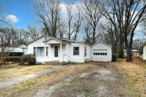 1527 E Whiteside St, Springfield, MO 65804 photo 1