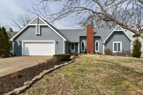 205 Regent Dr, Branson, MO 65616 photo 1