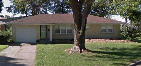 2004 E High St, Springfield, MO 65803 photo 1