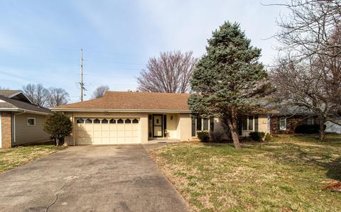 2525 S Pickwick Ave, Springfield, MO 65804 photo 1