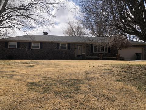 724 E Hadley St, Aurora, MO 65605 photo 1