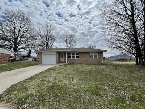 434 E 3rd St, Marshfield, MO 65706 photo 1