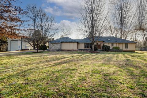 5746 S Foxboro Trl, Springfield, MO 65804 photo 1