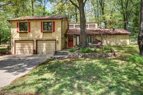 851 S Mission Cir, Springfield, MO 65809 photo 1