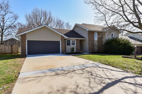 1326 E Knobhill St, Springfield, MO 65804 photo 1