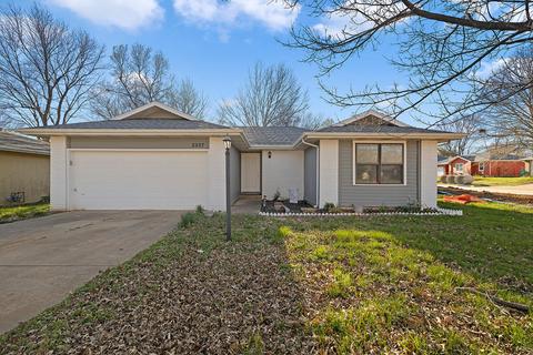 2207 S Nettleton Ave, Springfield, MO 65807 photo 1