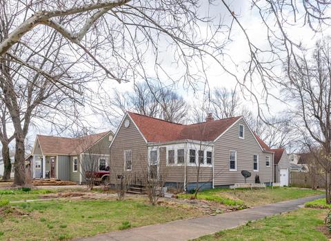 1444 E Pythian St, Springfield, MO 65802 photo 1
