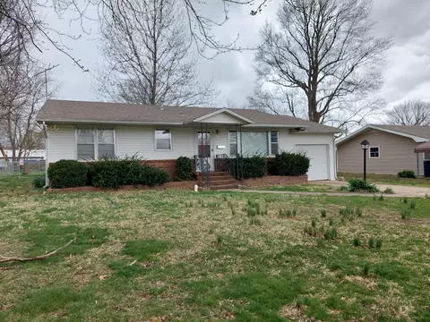 205 S Oak Ave, Aurora, MO 65605 photo 1