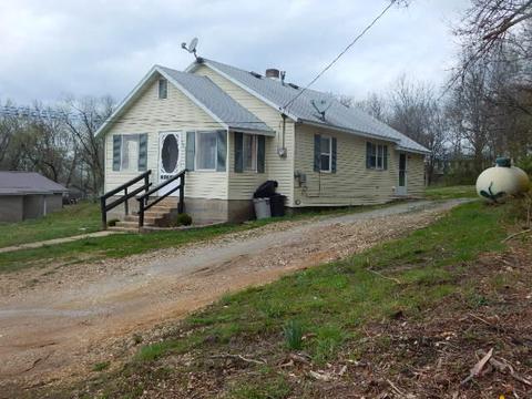 306 Ava Ave, Ava, MO 65608 photo 1