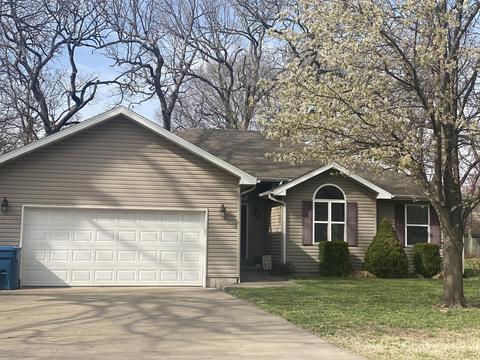 203 W Oak St, Nixa, MO 65714 photo 1