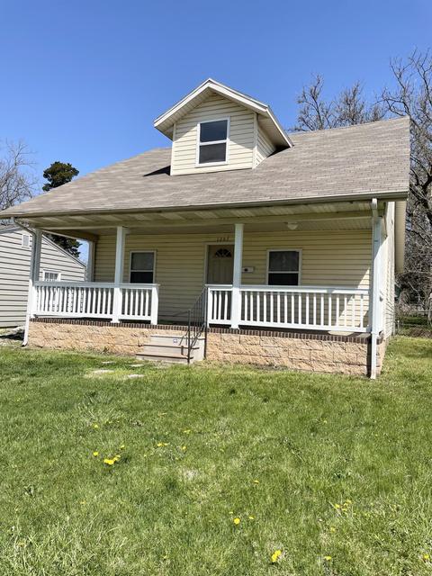 1207 W Scott St, Springfield, MO 65802 photo 1