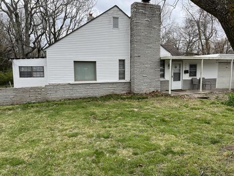 2700 E Seminole St, Springfield, MO 65804 photo 1