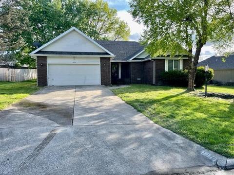 1376 E Burntwood St, Springfield, MO 65803 photo 1