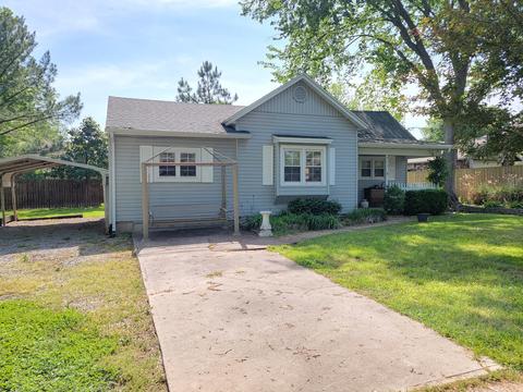 910 S Rinker Ave, Aurora, MO 65605 photo 1