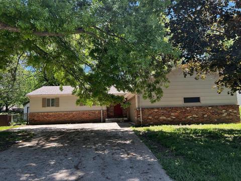 1860 S Bruce Ave, Springfield, MO 65804 photo 1