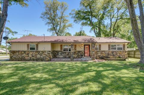 1366 E Rockhill St, Springfield, MO 65804 photo 1