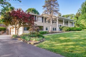 2910 E Wildwood Rd, Springfield, MO 65804 photo 1