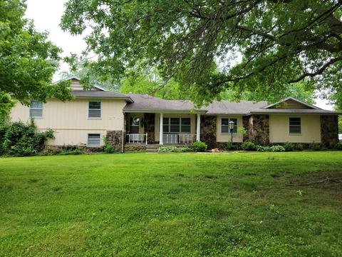 2740 W Grayrock Dr, Springfield, MO 65810 photo 1