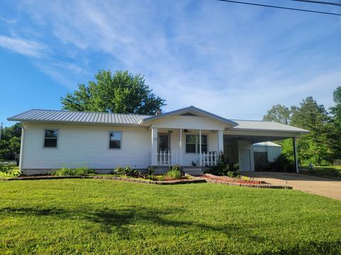 910 Highland St, Cabool, MO 65689 photo 1