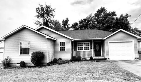 526 W Spring St, Neosho, MO 64850 photo 1