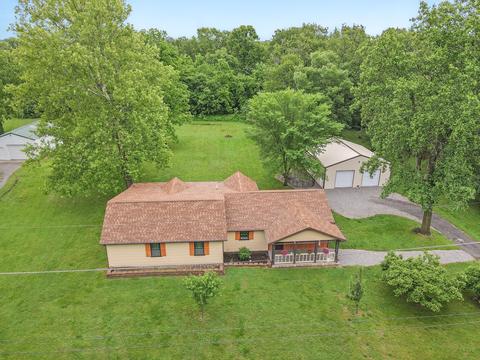 1204 S Rinker Ave, Aurora, MO 65605 photo 1